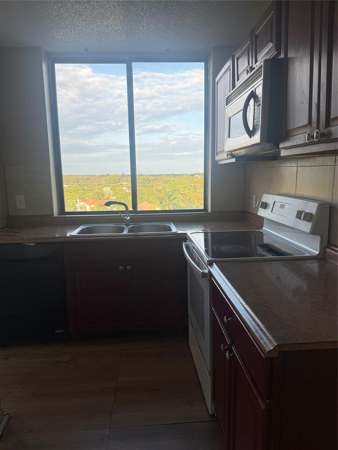 Inverrary Gardens Condo I - Residential Lease