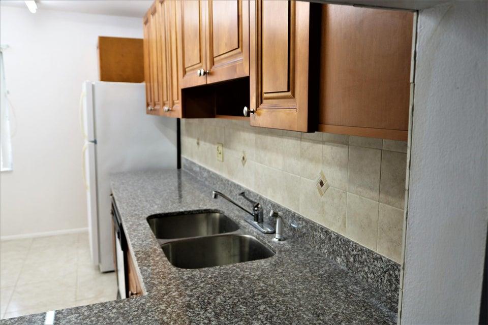 CRESTHAVEN CONDO TOWNHOMES SEC 2 - Residential