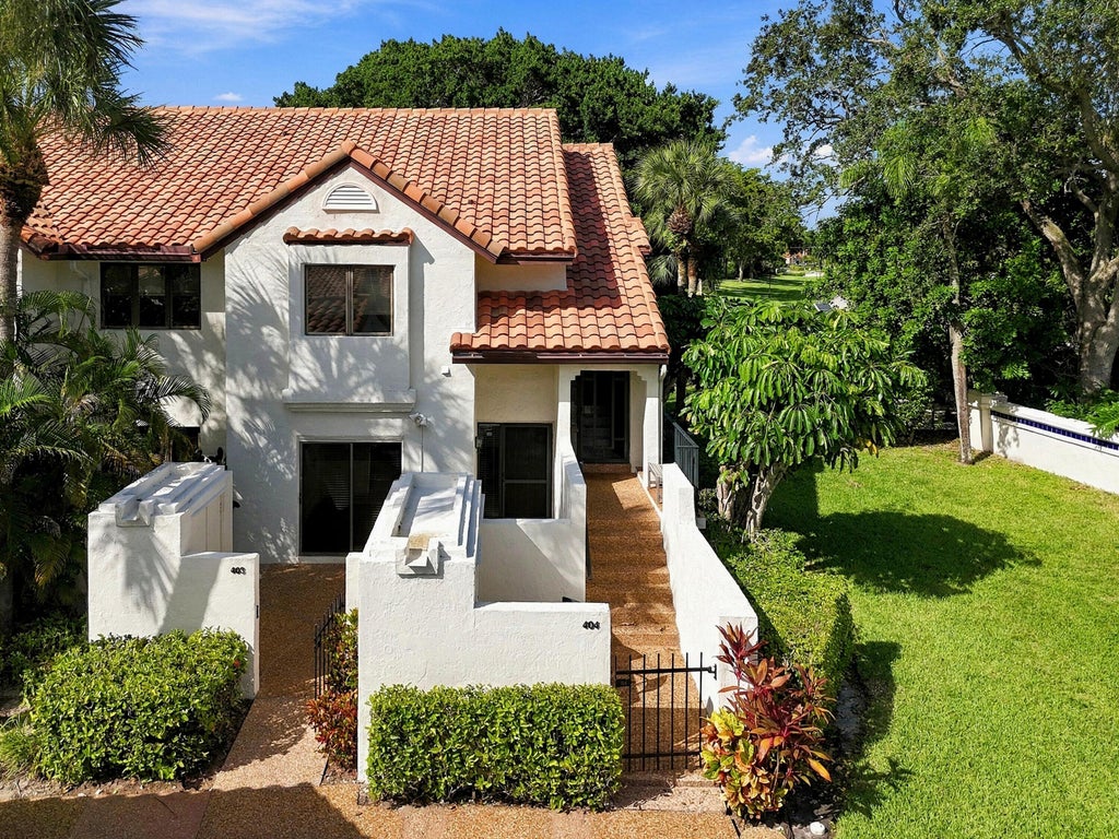 Photo of 7858 GRANADA Place #404, Boca Raton, FL 33433 (MLS # B26092571)