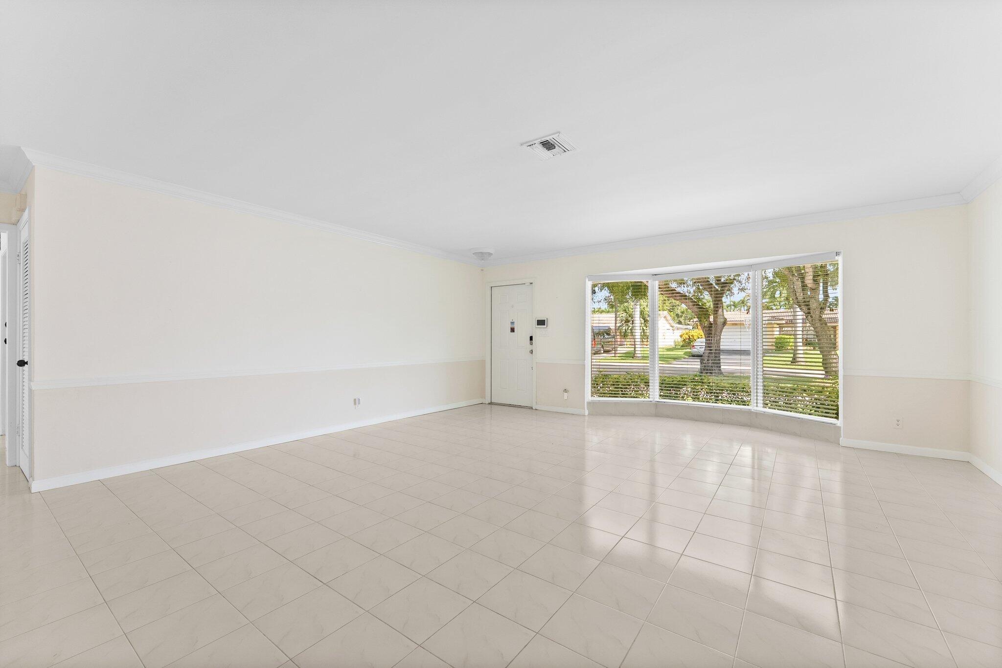 HOLLYWOOD GOLF ESTATES SE - Residential