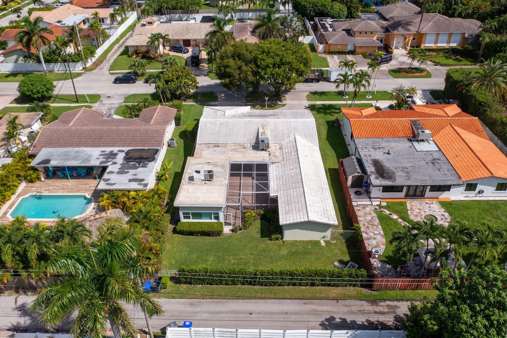 HOLLYWOOD GOLF ESTATES SE - Residential