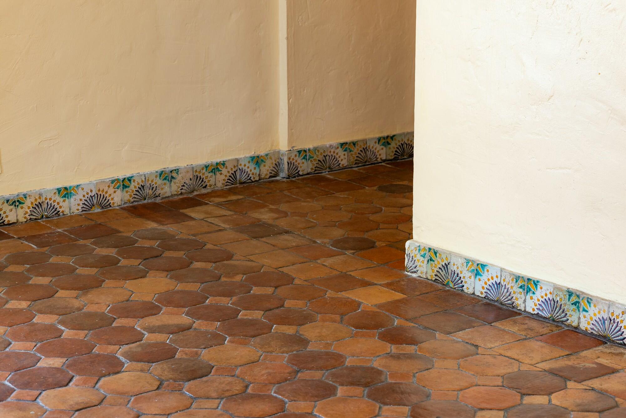 WARDEN HOUSE CONDO - Residential