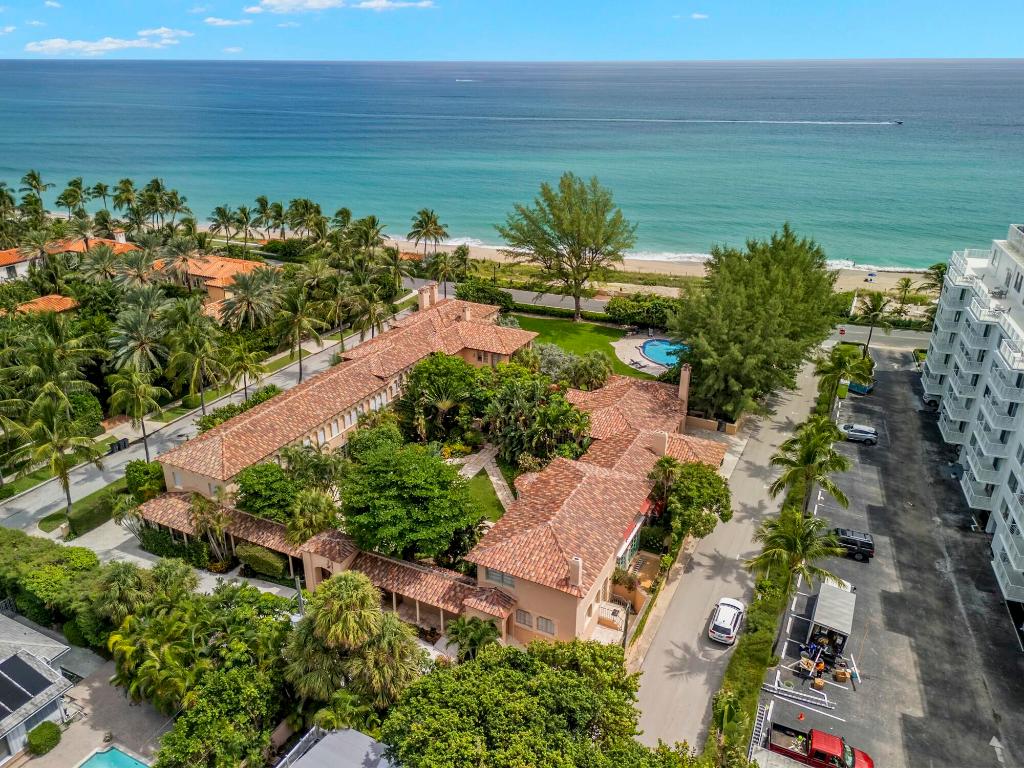 WARDEN HOUSE CONDO - Residential