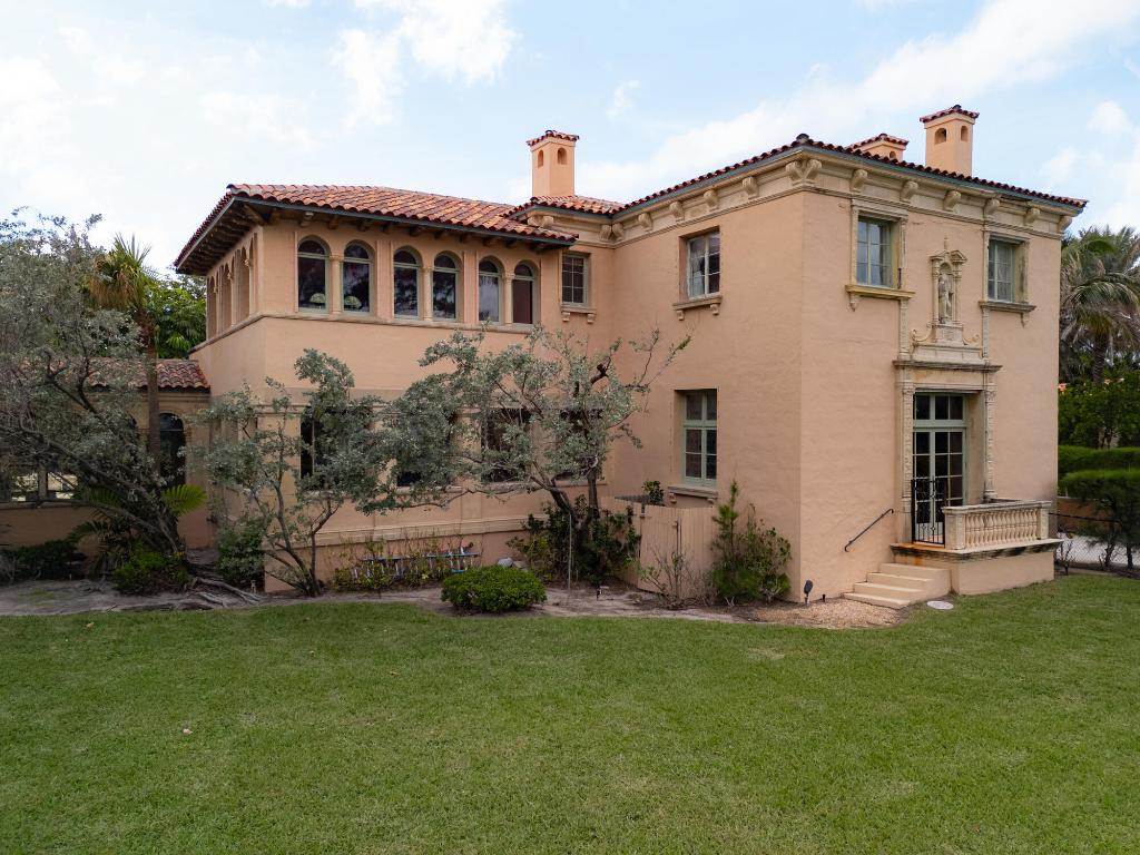 200 N Ocean Boulevard 1