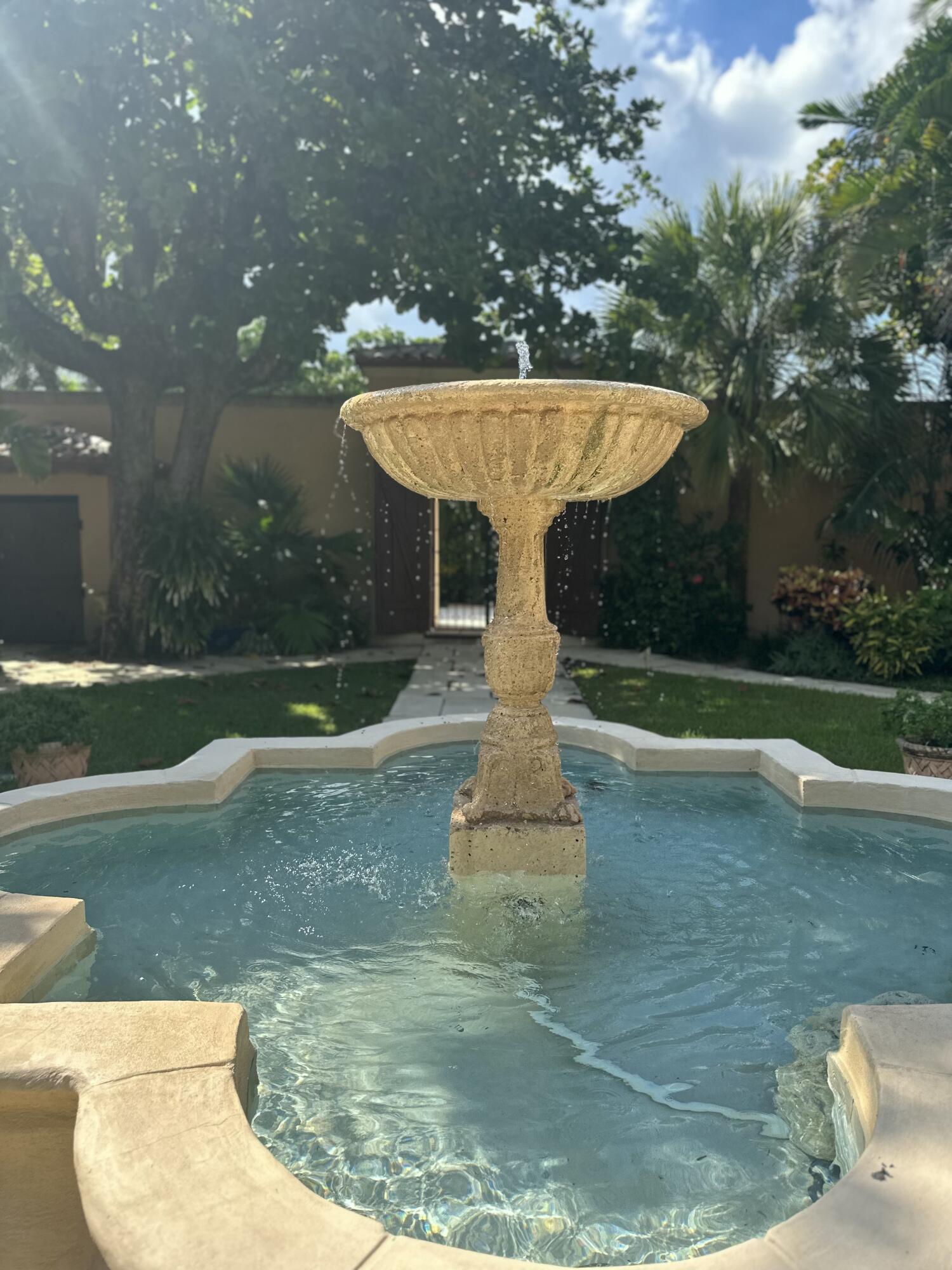 WARDEN HOUSE CONDO - Residential