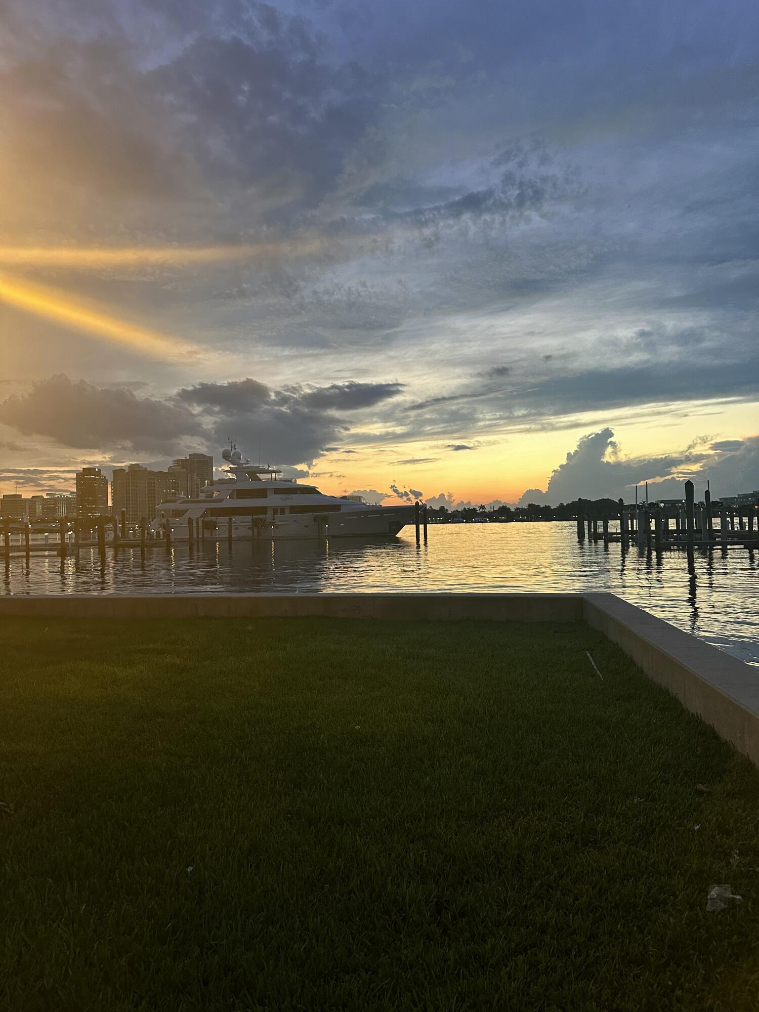 WARDEN HOUSE CONDO - Residential