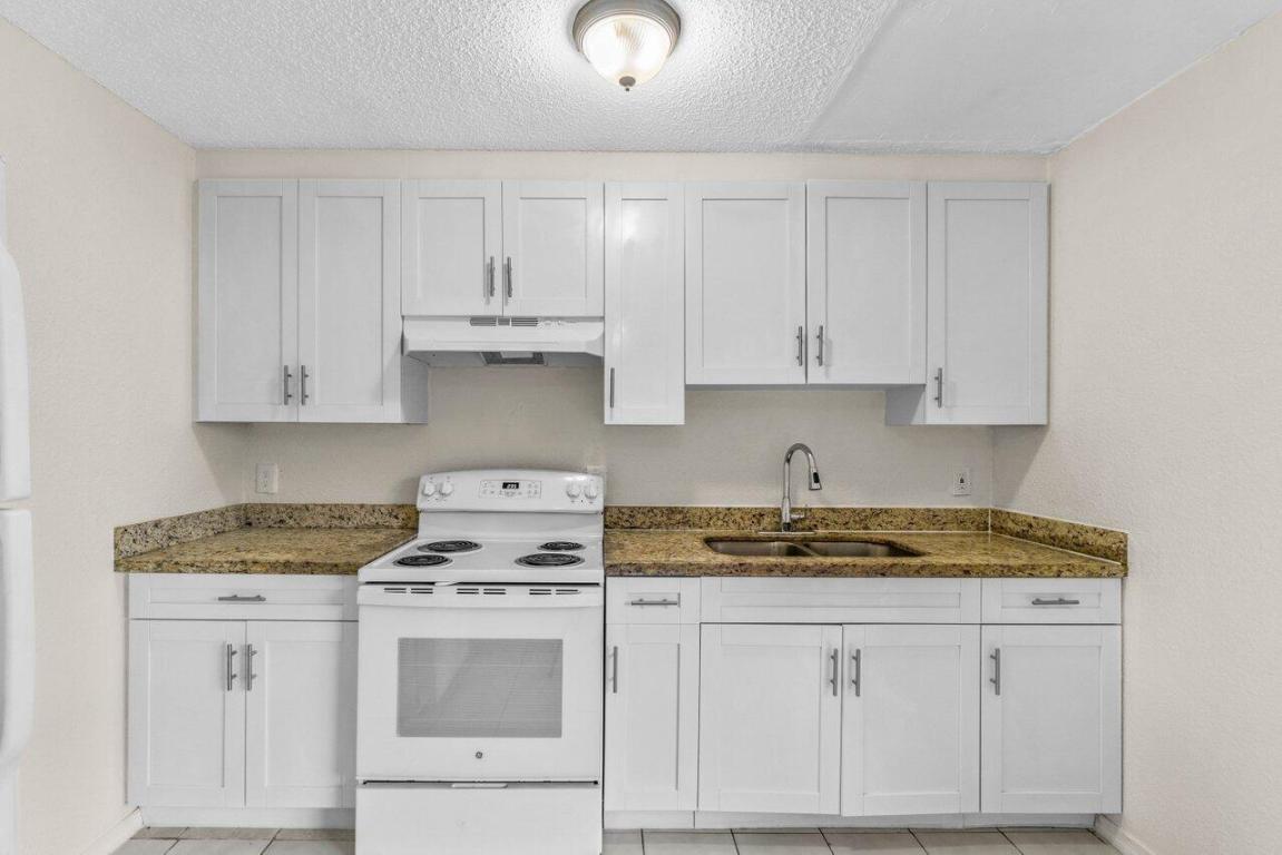 Gulfstream Apartments - Residential Lease