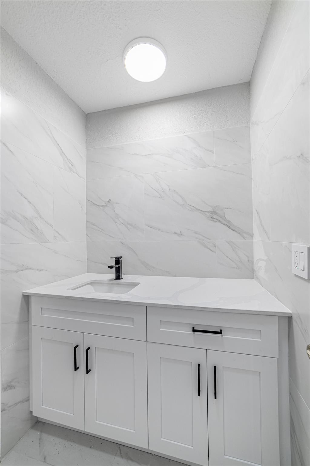 Kimberly Village - Residential Lease