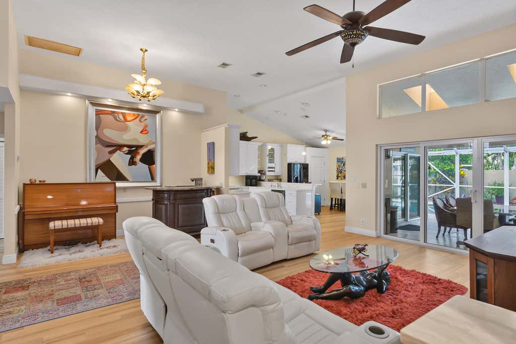 Photo of 348 Eagleton Golf Drive, Palm Beach Gardens, FL 33418 (MLS # B26061782)