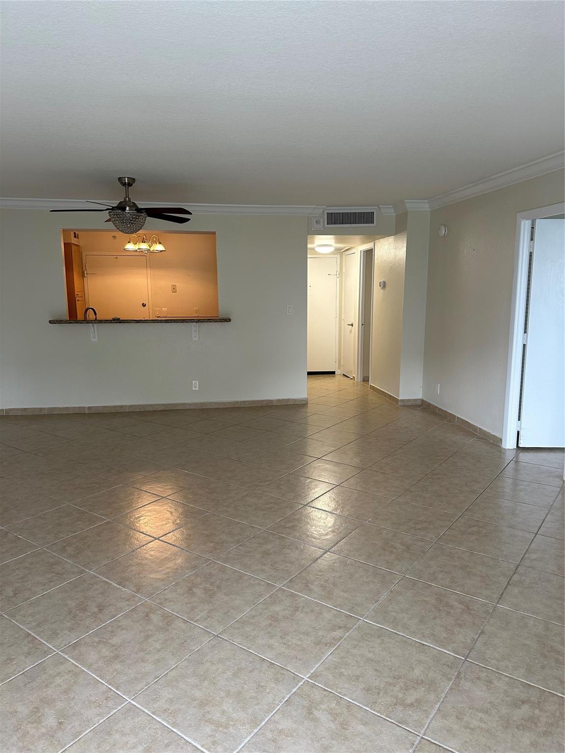 1900 S Ocean Blvd 7J, Lauderdale By The Sea, FL, 33062/$385,000 3 1900 S Ocean Blvd 7J