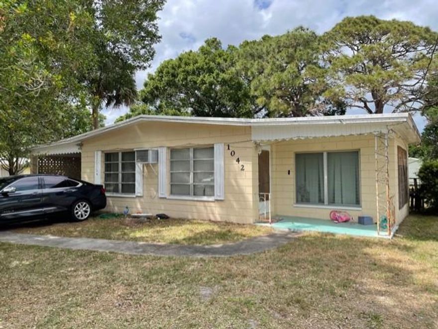 CONCRETE BLOCK HOME WITH METAL ROOF INSTALLED IN 2018. 2 BEDROOM 2 BATH WITH ATTACHED FLORIDA ROOM OFF LIVING ROOM. BEING USED AS A THRID BEDROOM. CURRENTLY OCCUPIED PLEASE DO NOT DISTURB.