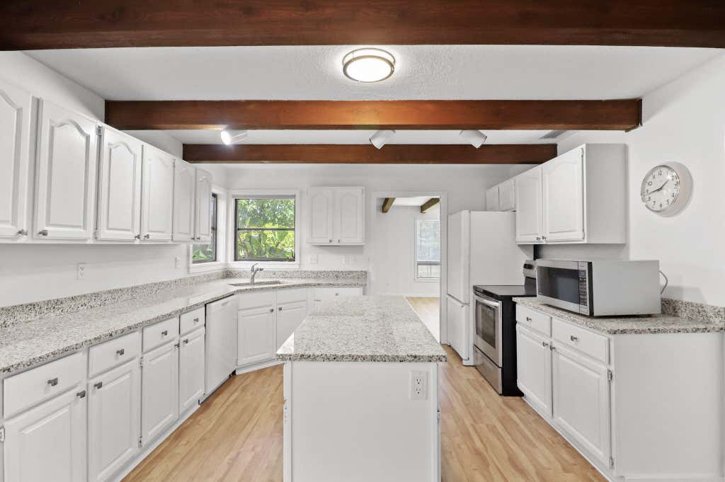 Photo of 65 Pine Hill Trail W, Tequesta, FL 33469 (MLS # R11009102)