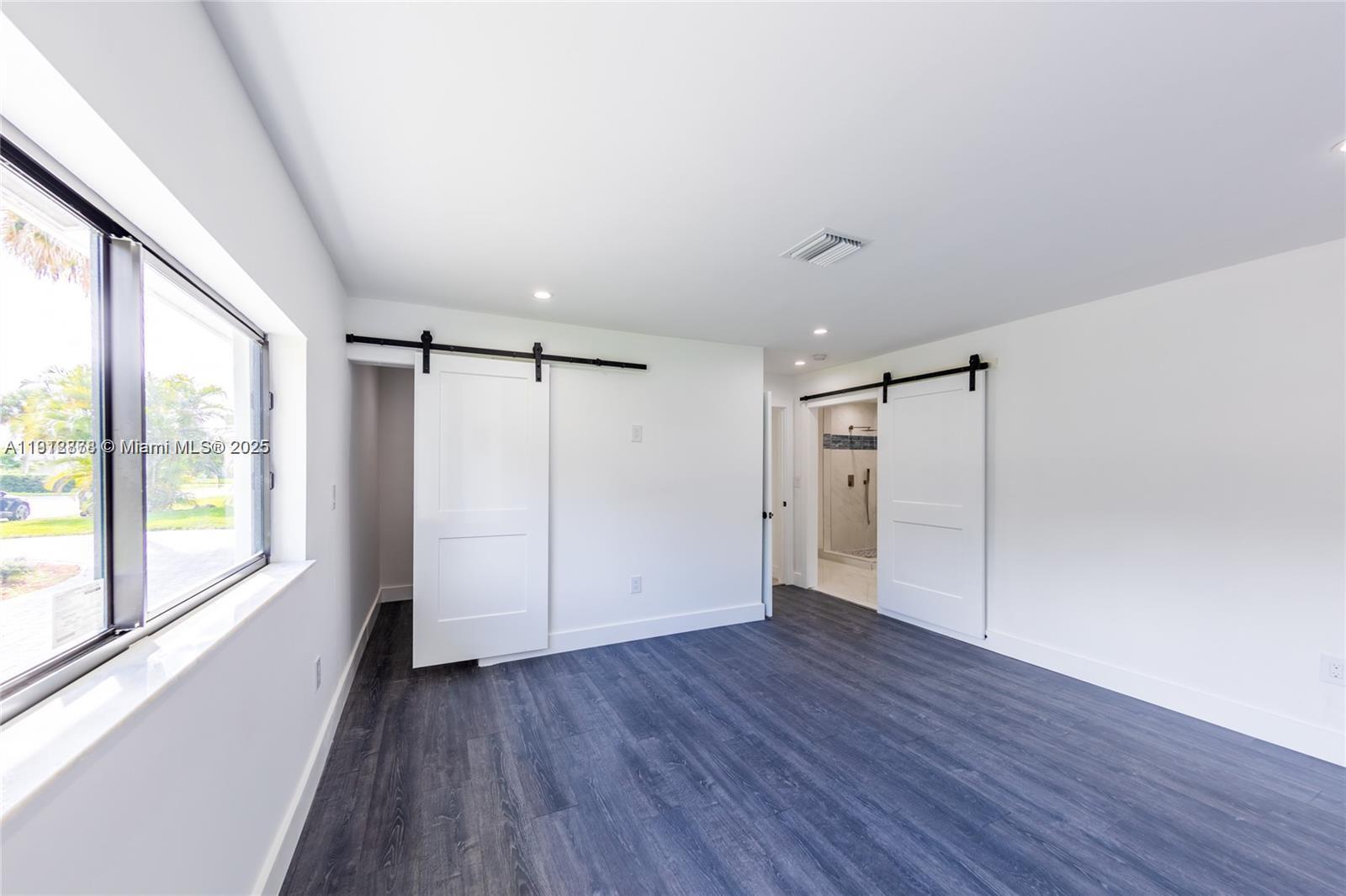 LAKE FLORESTA PARK 2ND SE - Residential Lease