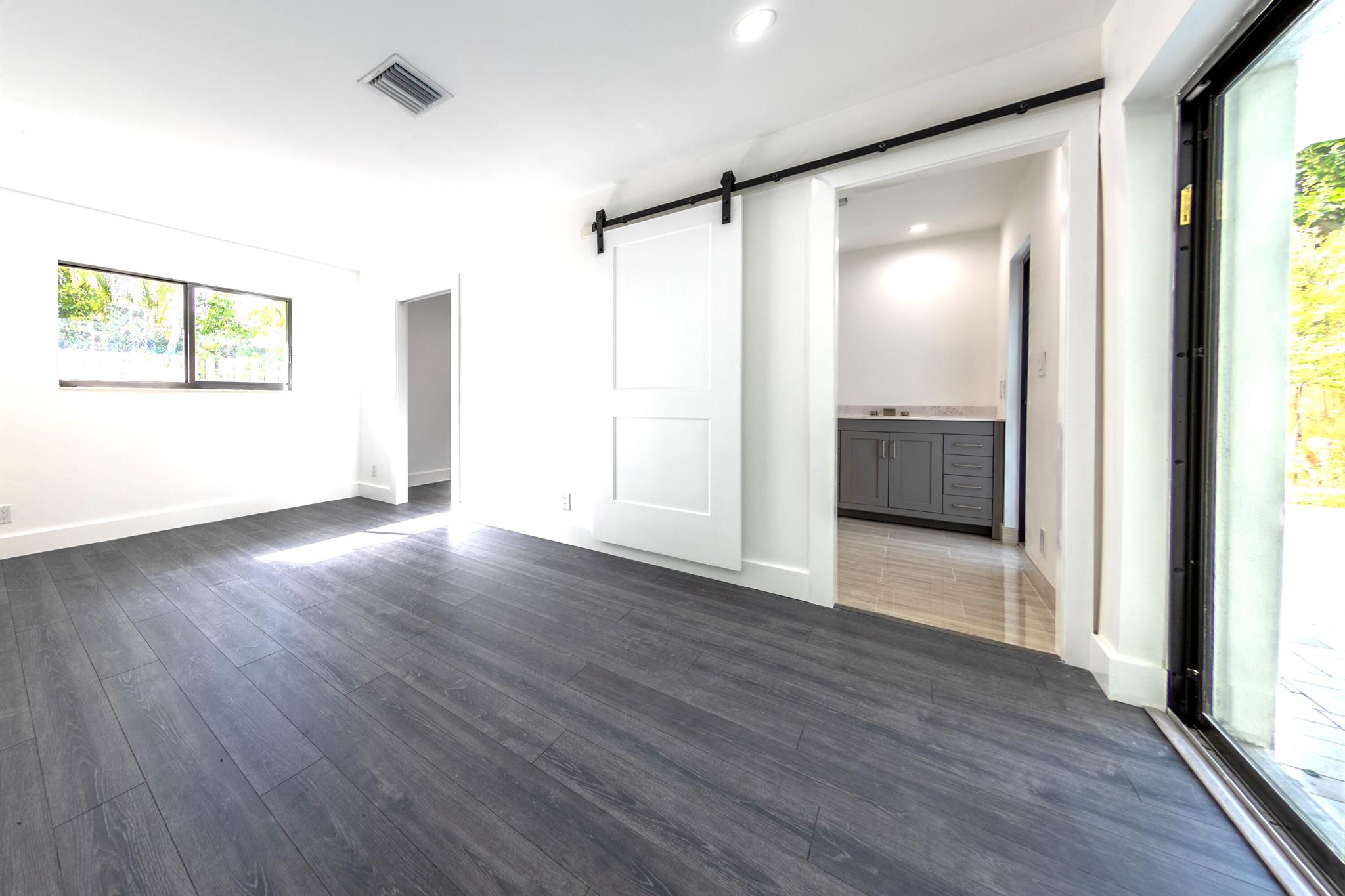 LAKE FLORESTA PARK 2ND SE - Residential Lease