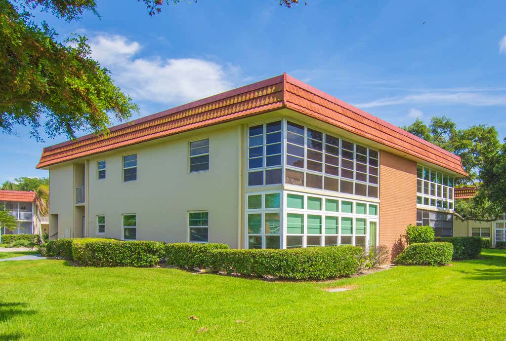 Photo of 16 Vista Palm Lane #106, Vero Beach, FL 32962 (MLS # B26040186)