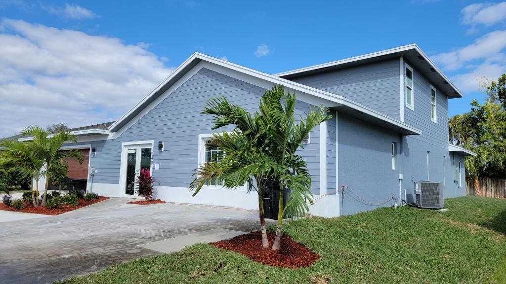 Photo of 649 SE Chapman Avenue, Port St Lucie, FL 34984 (MLS # R10866319)