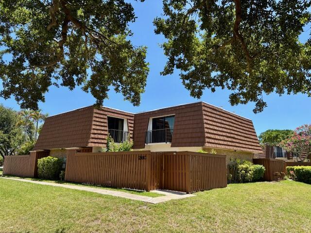 3900 County Line Road 26c, Tequesta, FL, 33469/$309,000 2 3900 County Line Road 26c