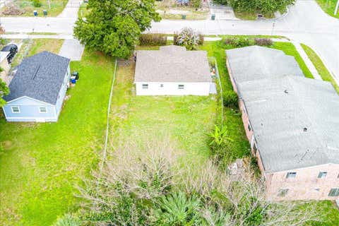 Tiny photo for 1110 N 22nd Street, Fort Pierce, FL 34950 (MLS # B26037226)