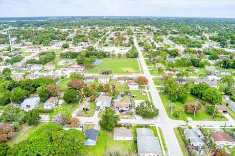 Tiny photo for 1110 N 22nd Street, Fort Pierce, FL 34950 (MLS # B26037226)