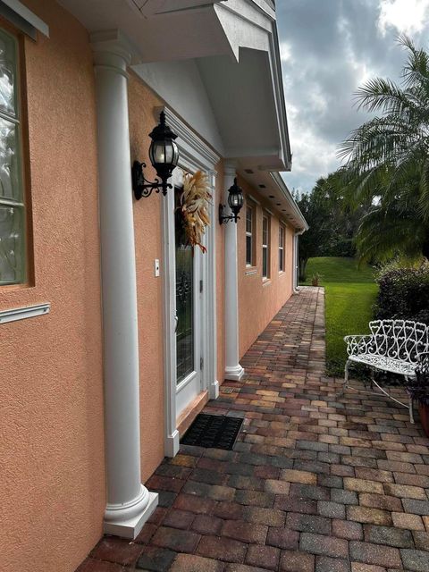 4955 Corsica Square Vero Beach FL 32967