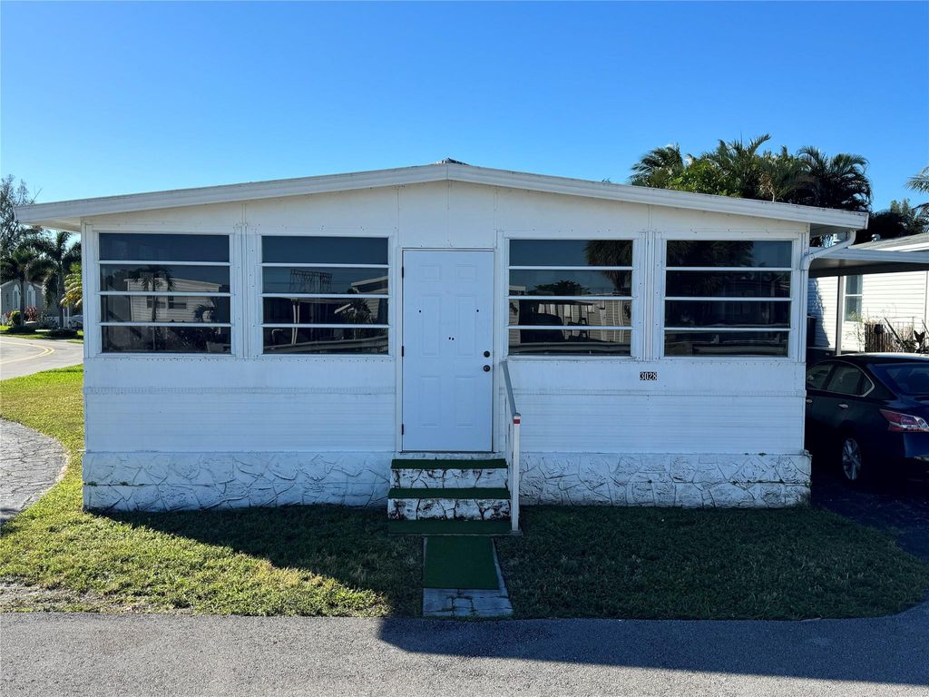 Photo of 3028 Lakeshore Drive, Fort Lauderdale, FL 33312 (MLS # B26012083)