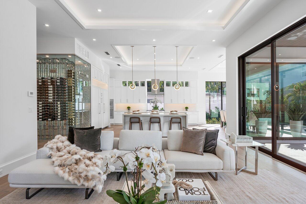 KINGS COURT - Residential