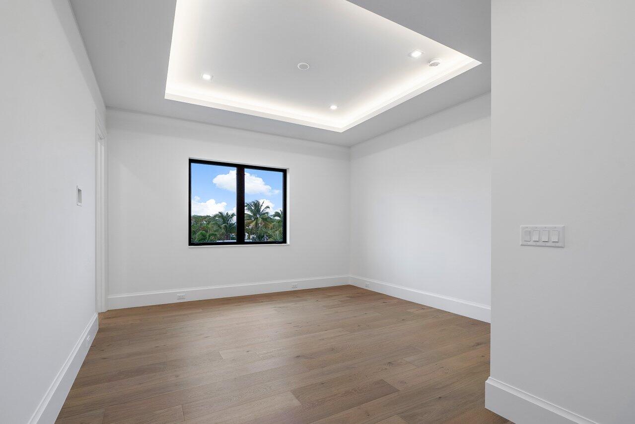 KINGS COURT - Residential