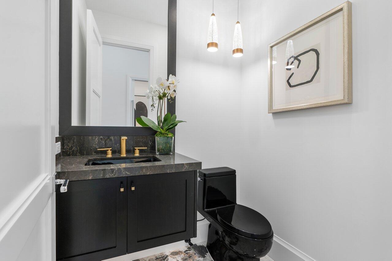 KINGS COURT - Residential