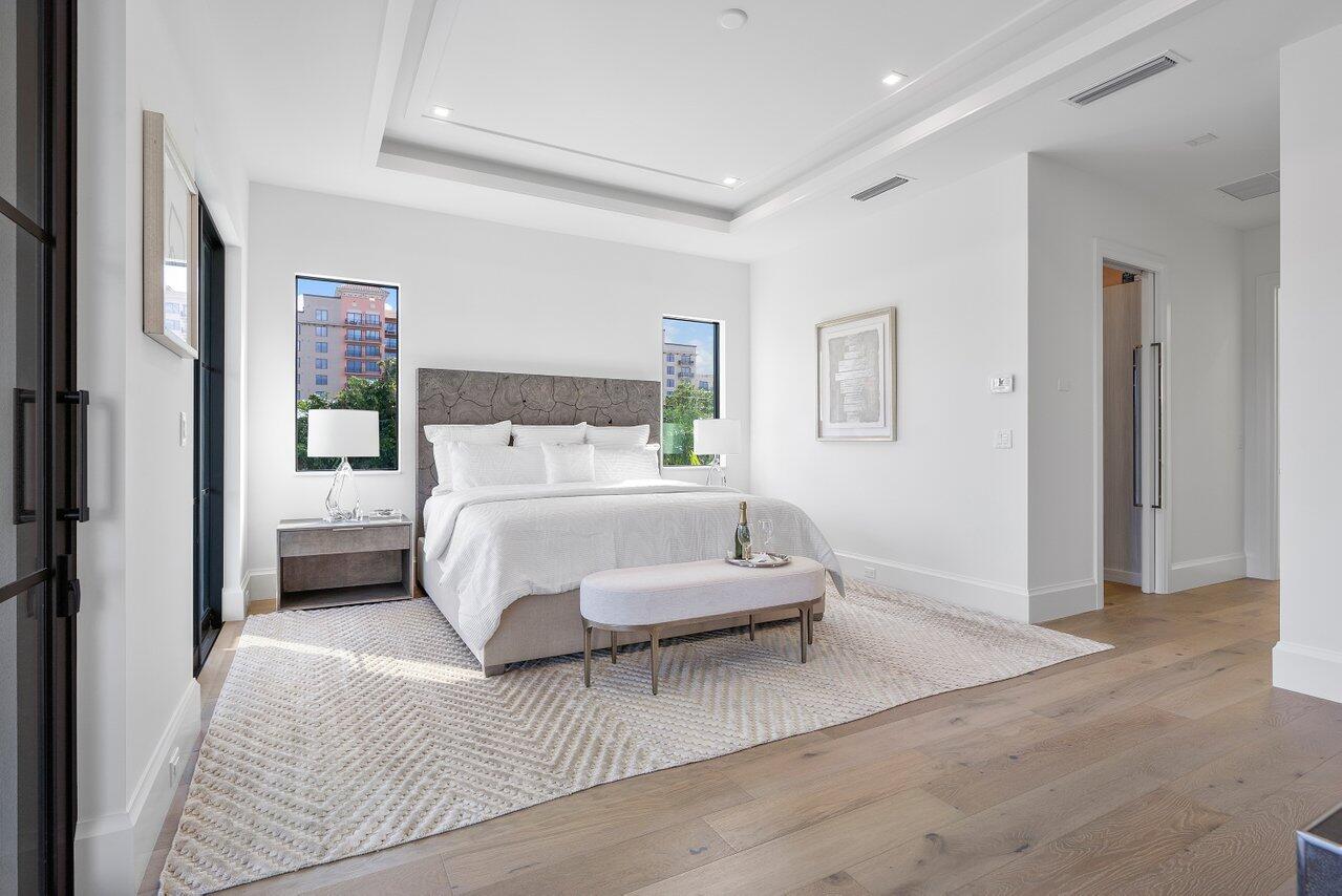 KINGS COURT - Residential