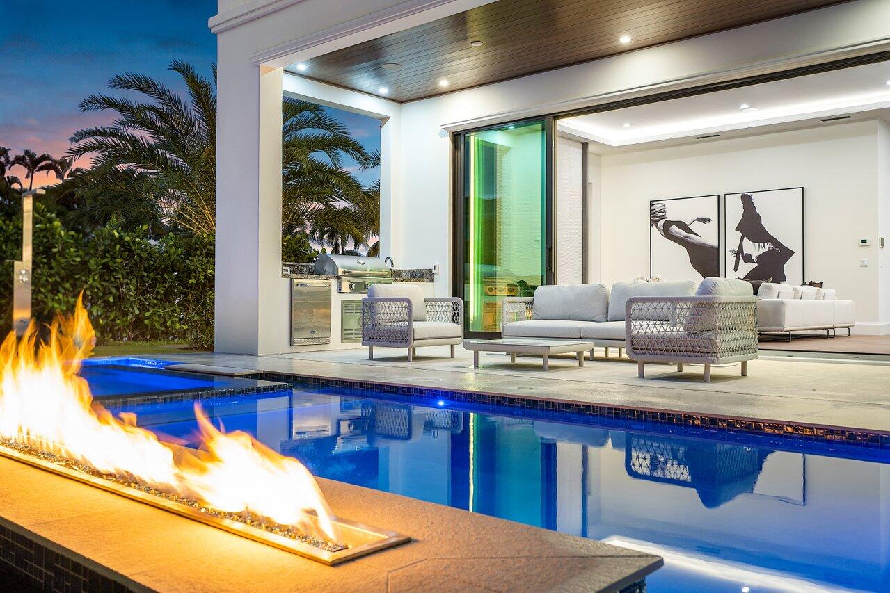 KINGS COURT - Residential