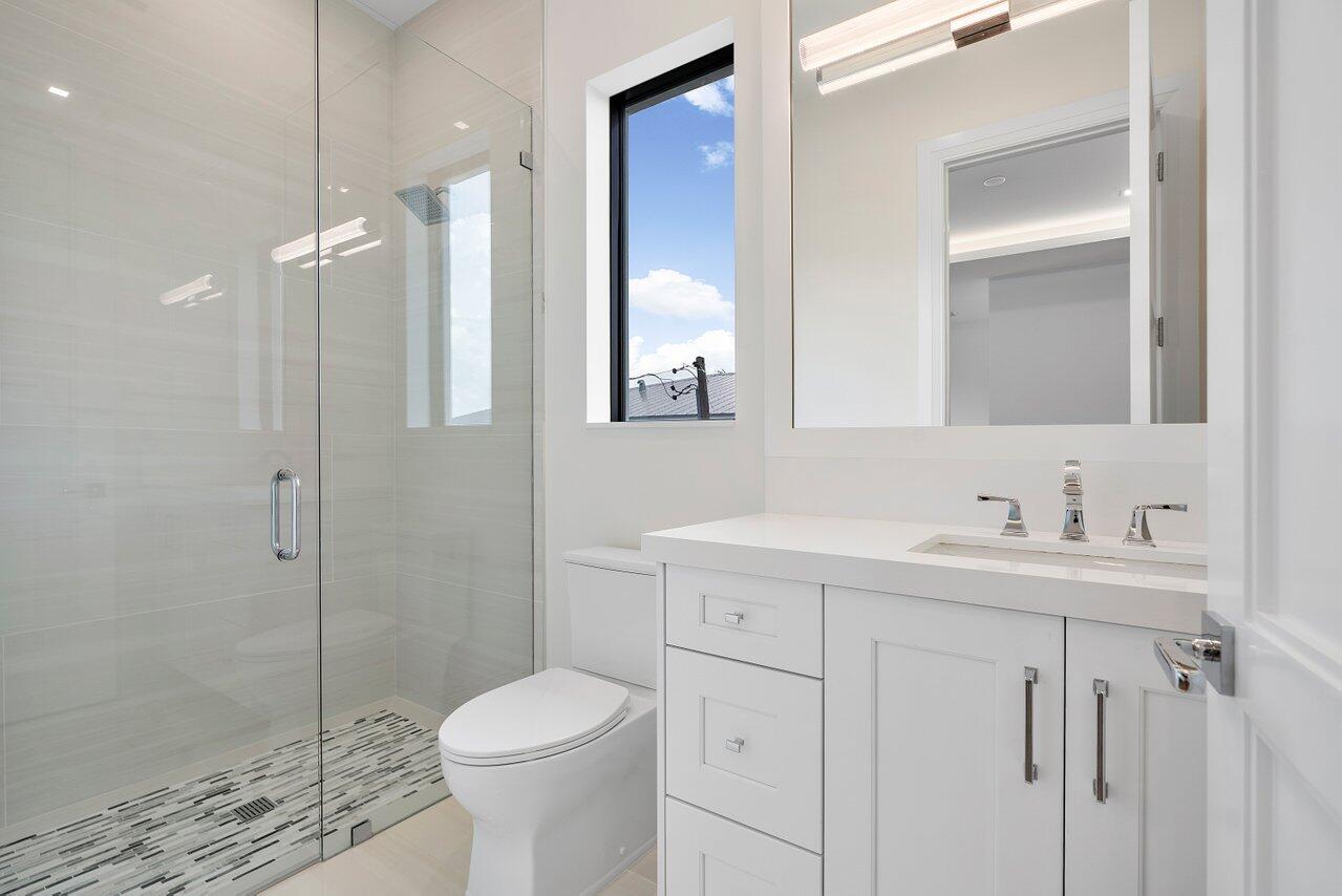 KINGS COURT - Residential