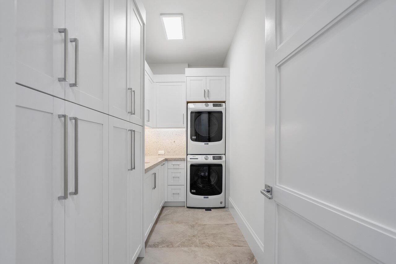 KINGS COURT - Residential