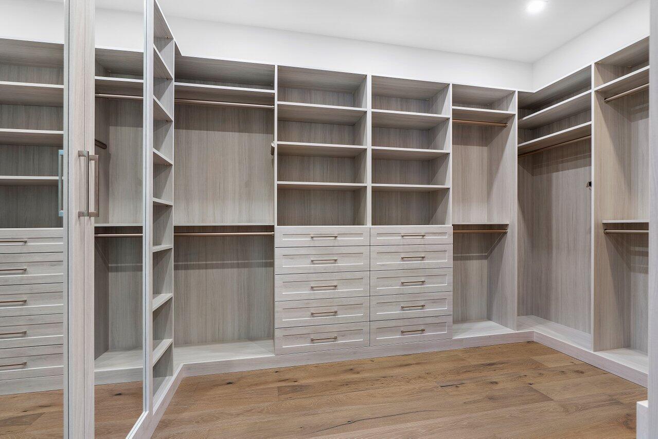 KINGS COURT - Residential