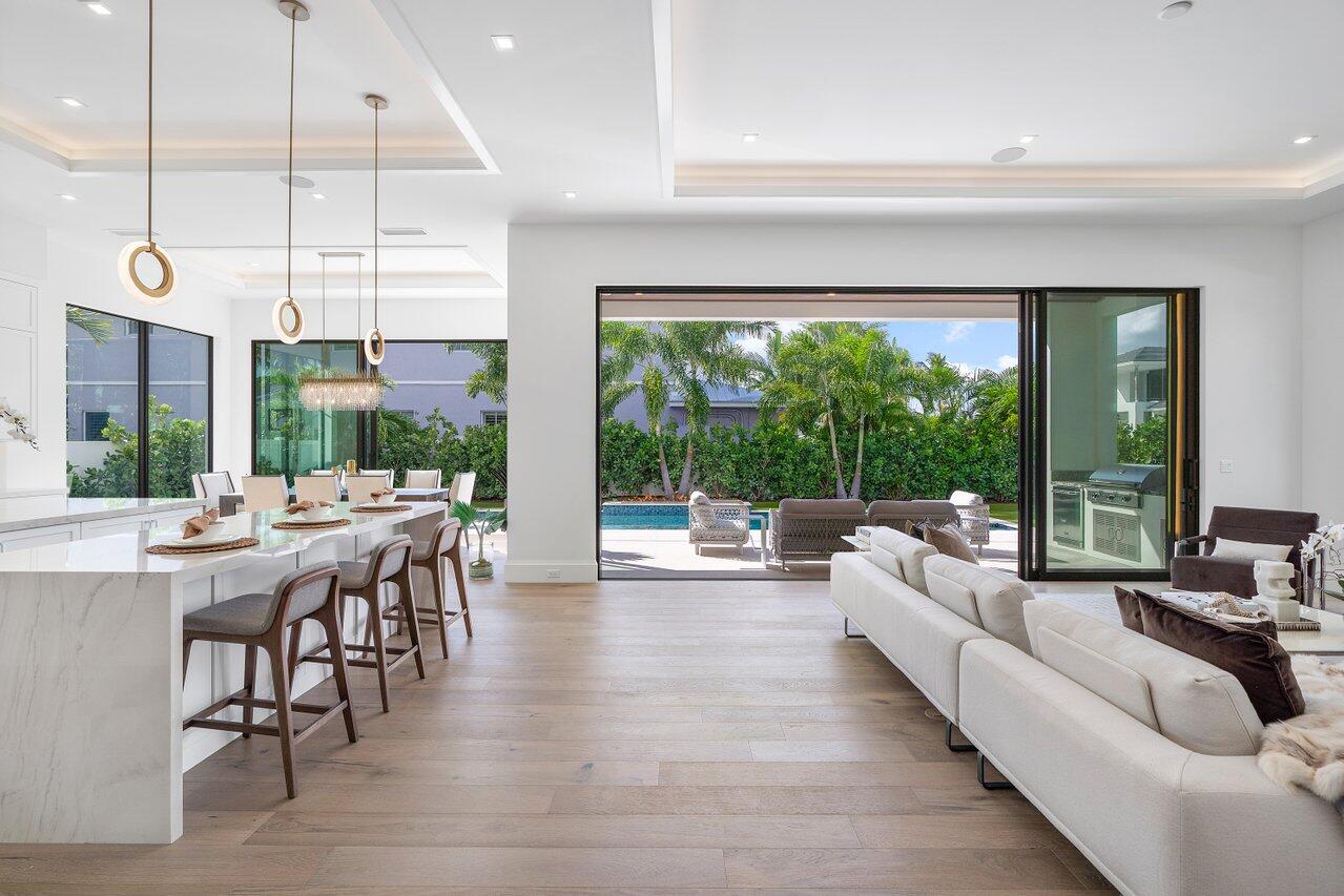 KINGS COURT - Residential