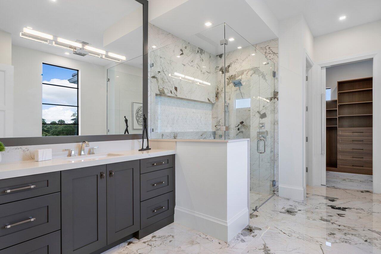 KINGS COURT - Residential