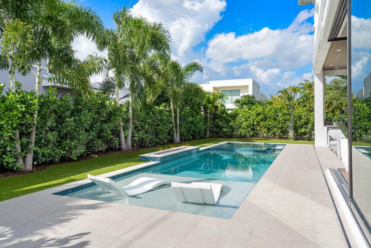 KINGS COURT - Residential