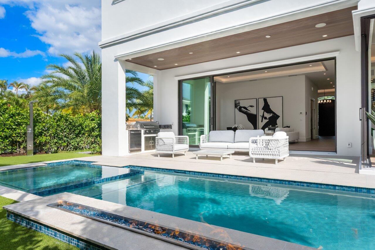 KINGS COURT - Residential