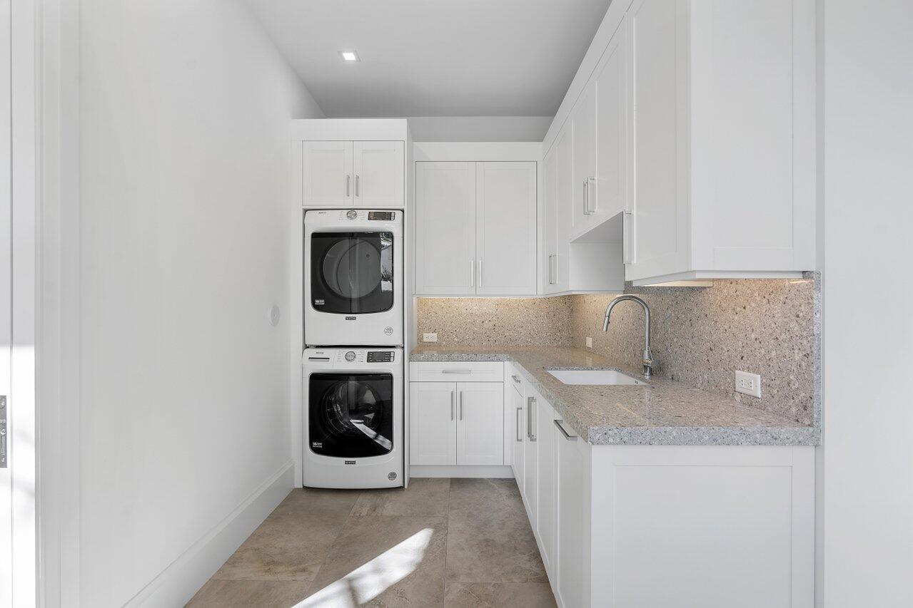 KINGS COURT - Residential