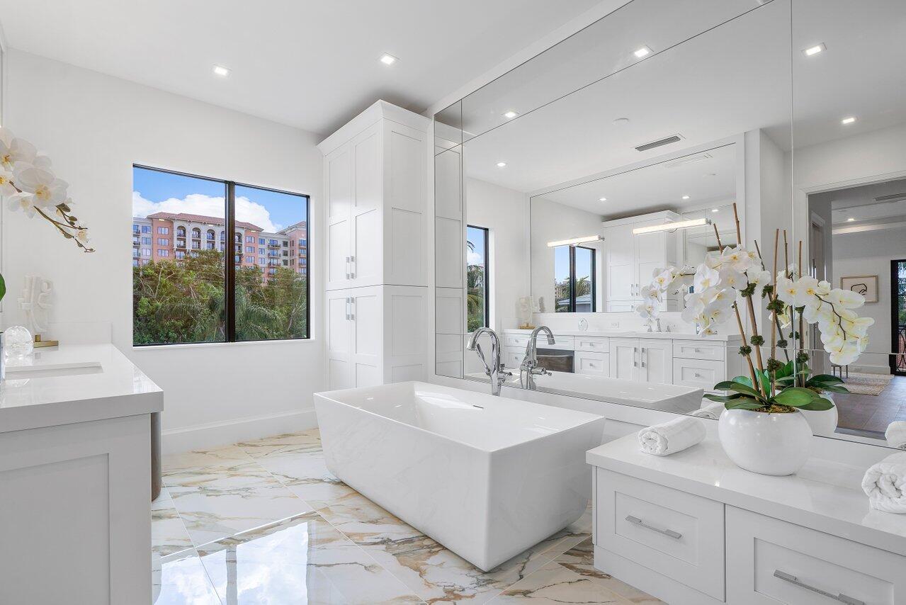 KINGS COURT - Residential