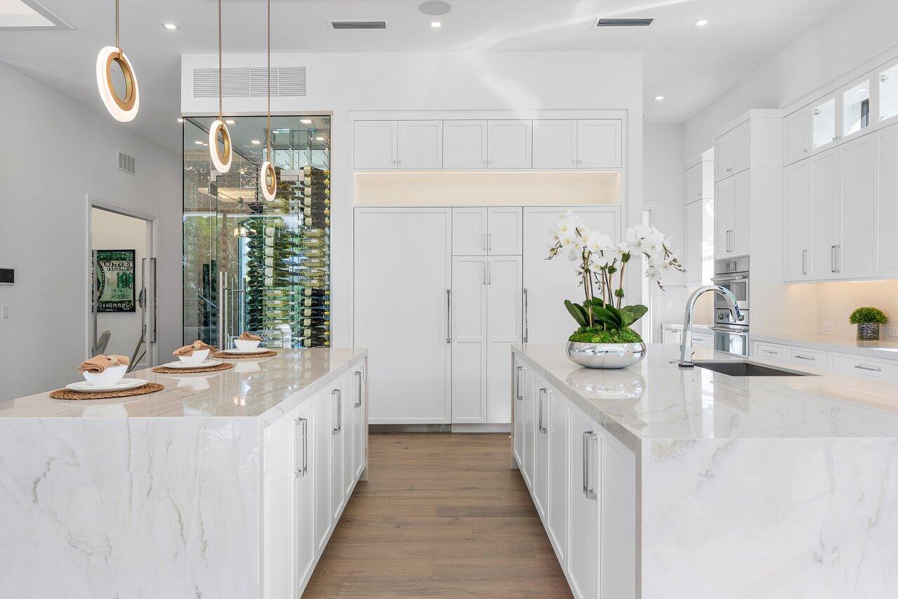 KINGS COURT - Residential