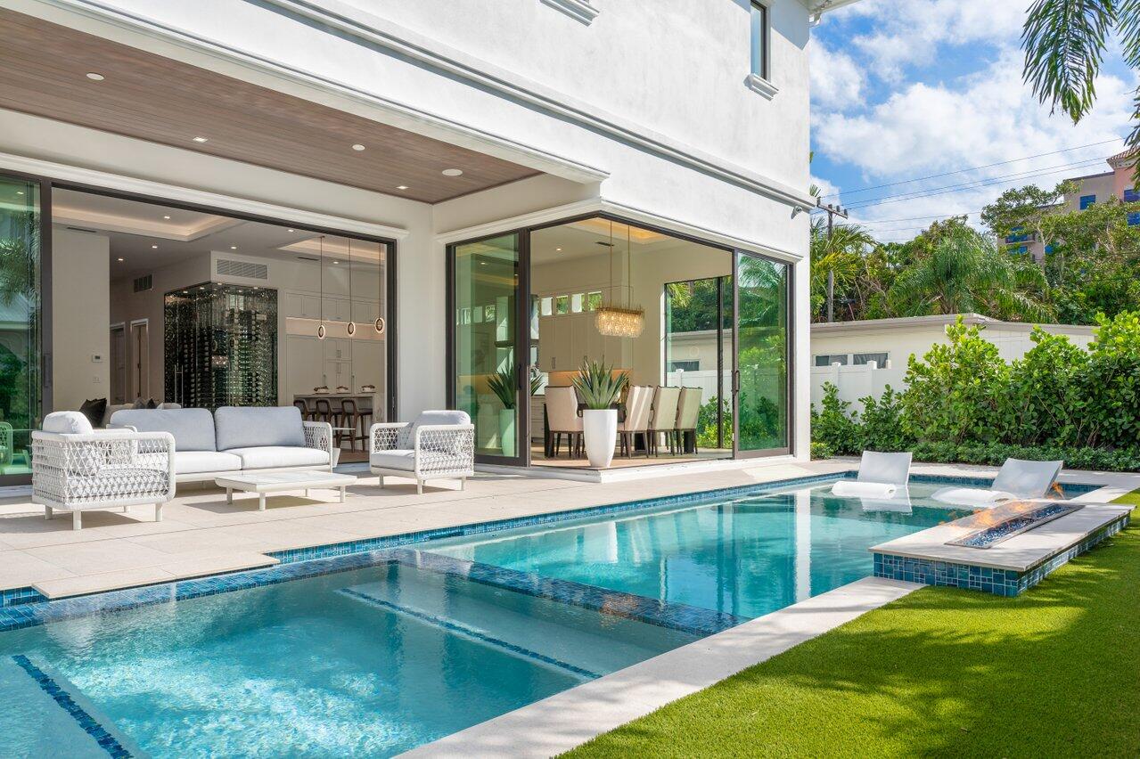 KINGS COURT - Residential