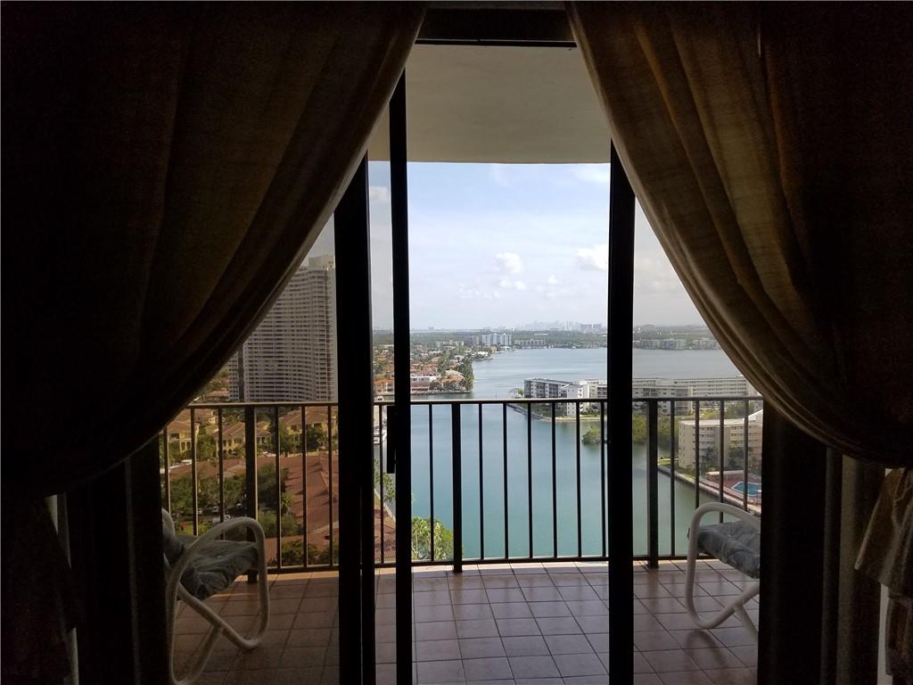 CLIPPER - BISCAYNE COVE - Residential