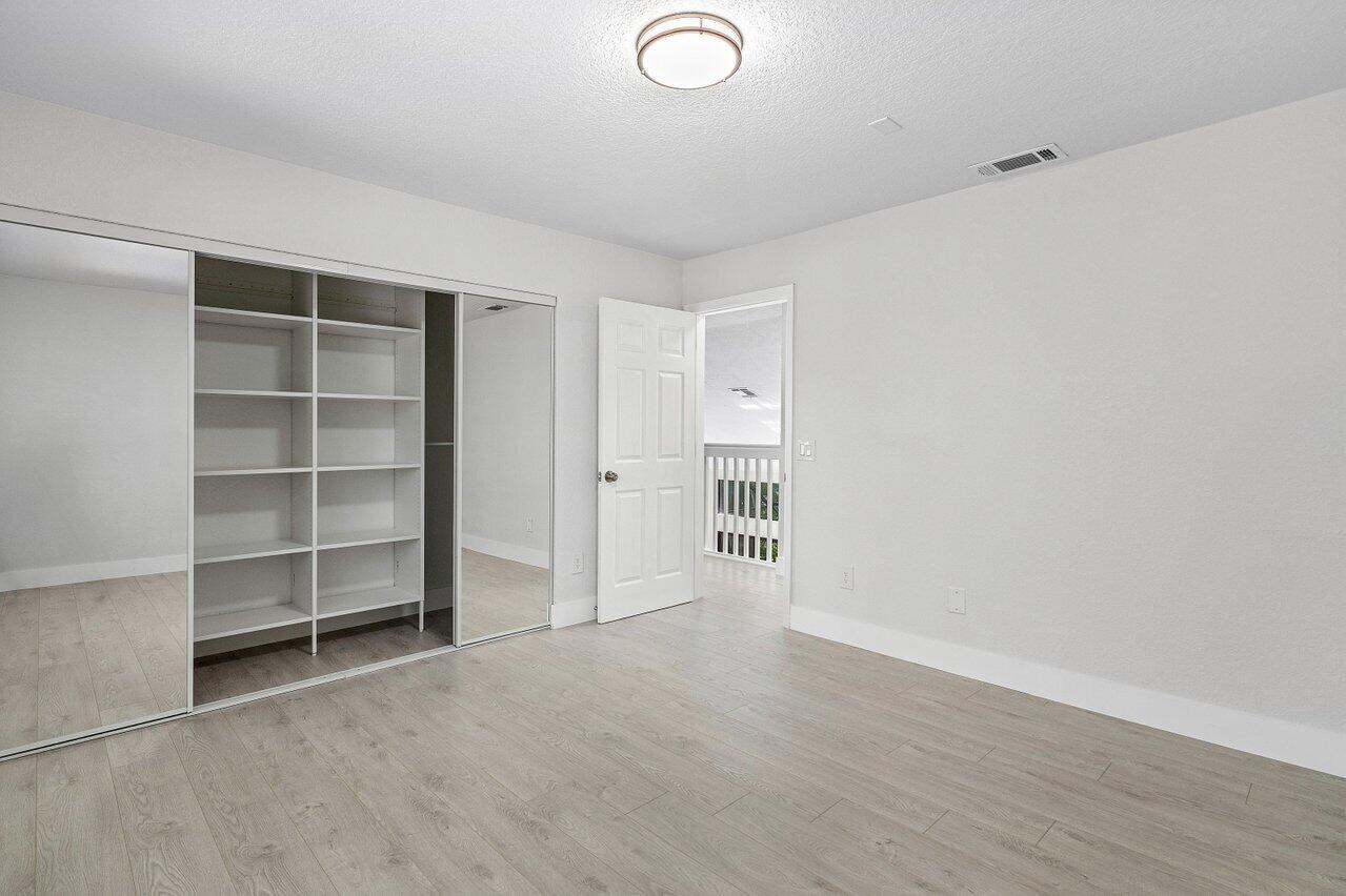 LANDS END - Residential