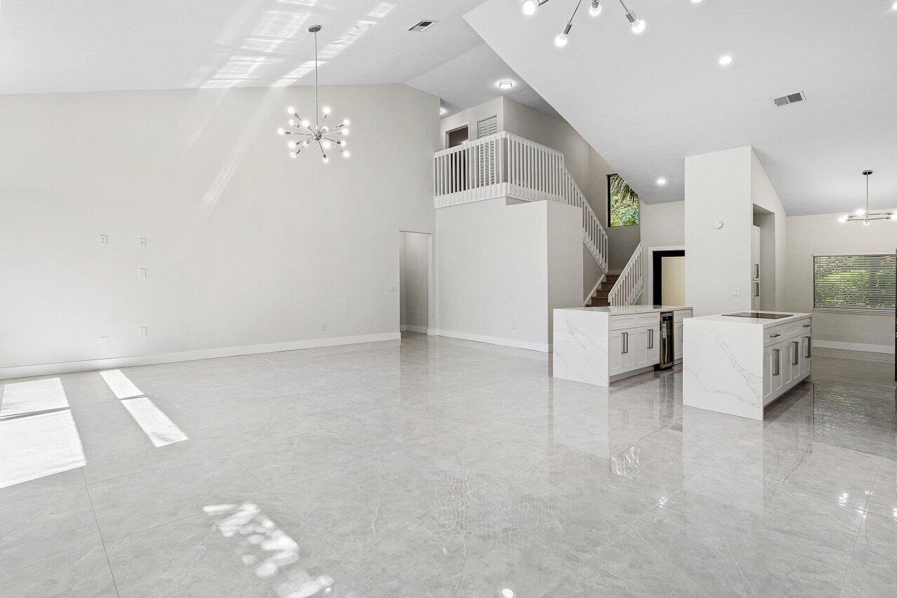 LANDS END - Residential