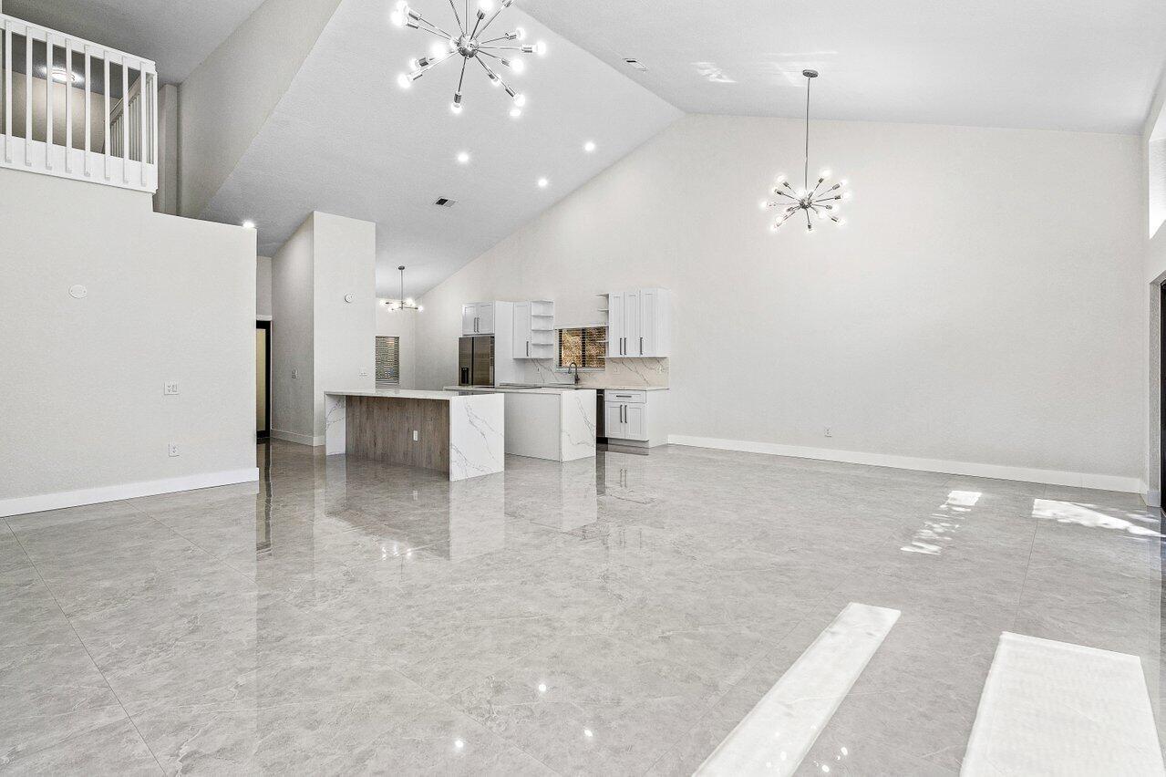 LANDS END - Residential