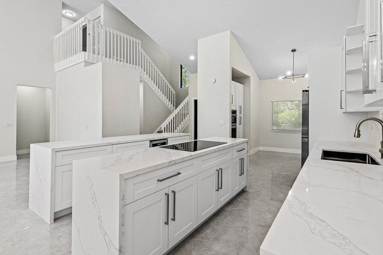 LANDS END - Residential