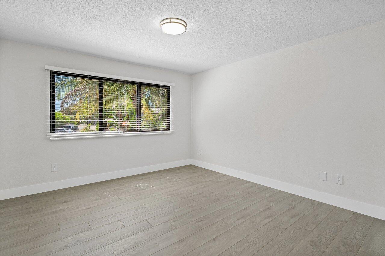 LANDS END - Residential