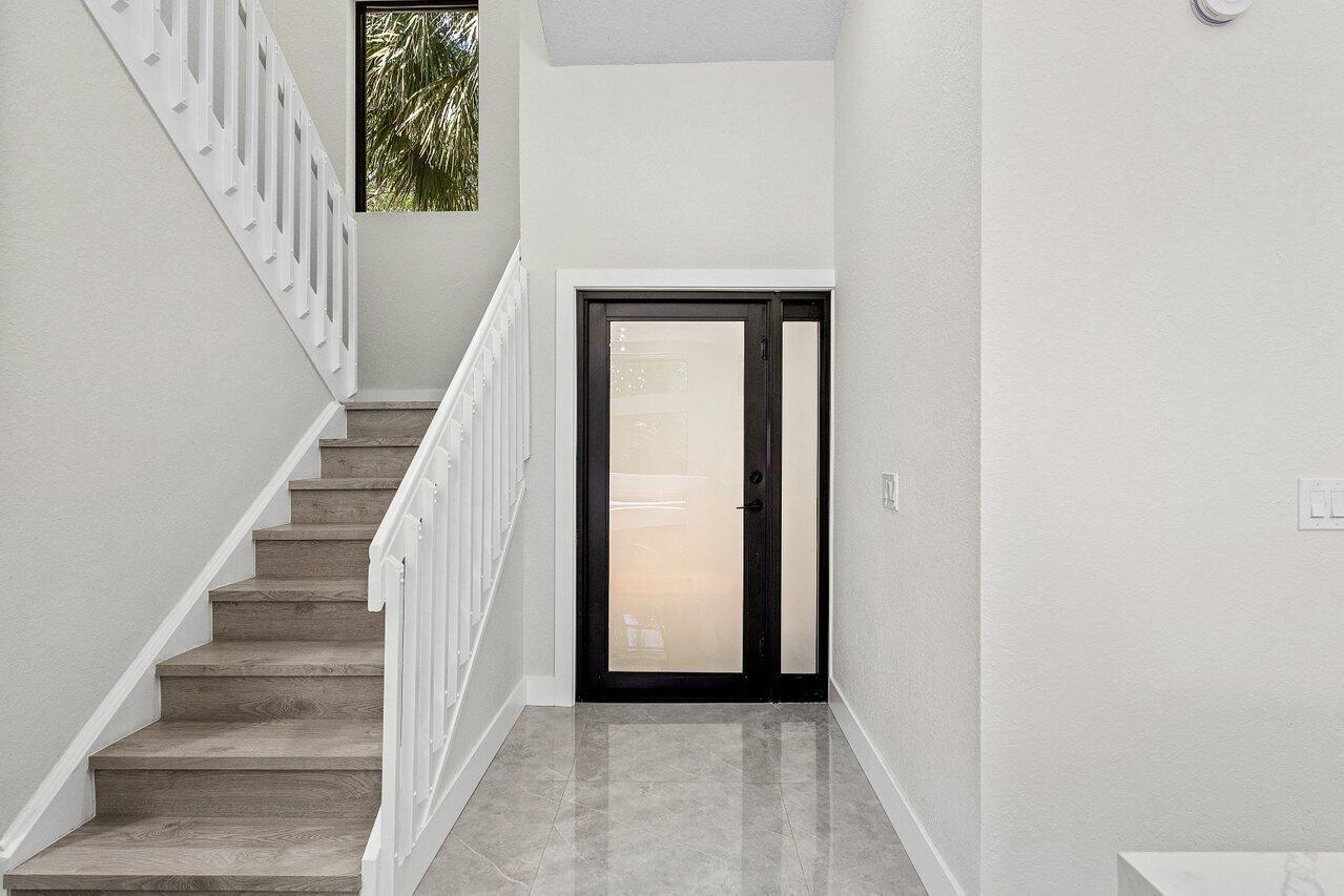 LANDS END - Residential