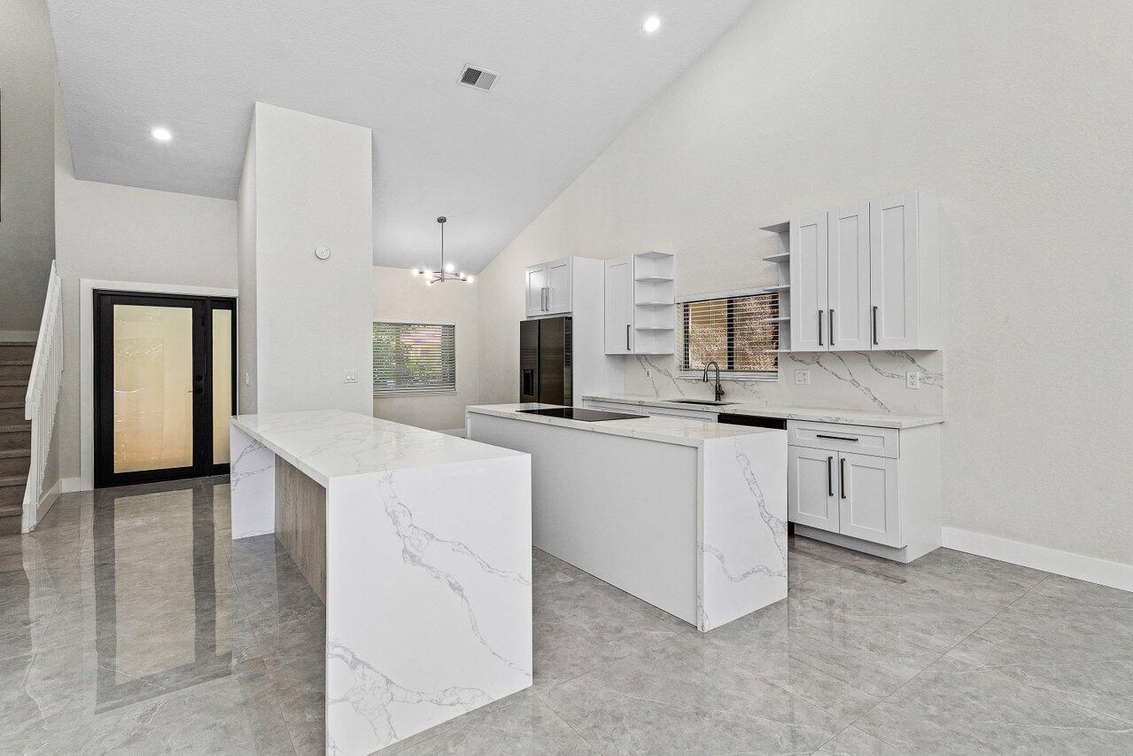 LANDS END - Residential