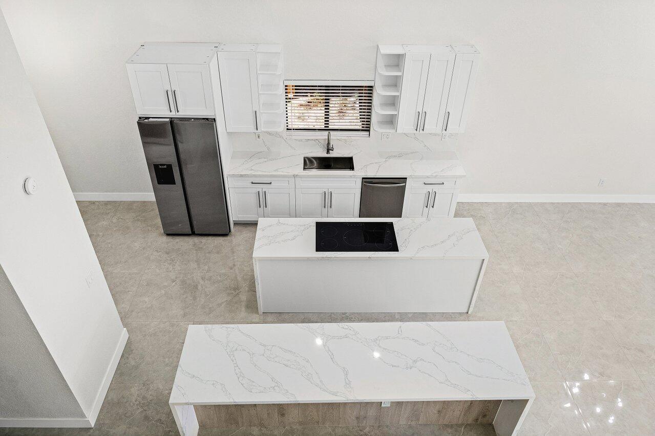 LANDS END - Residential